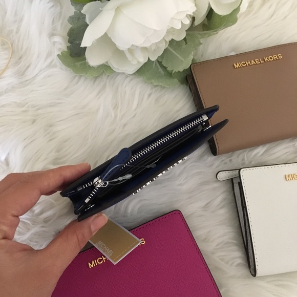 New Michael Kors card case carryall wallet - Picture 8 of 8